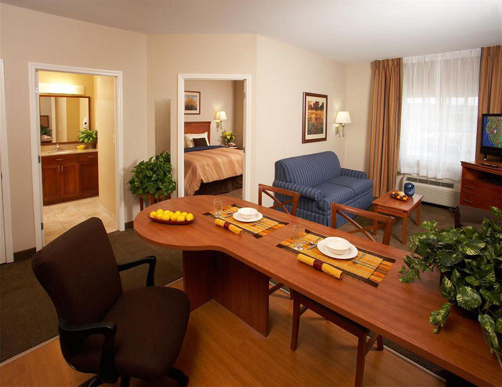 Candlewood Suites Kansas City Airport חדר תמונה