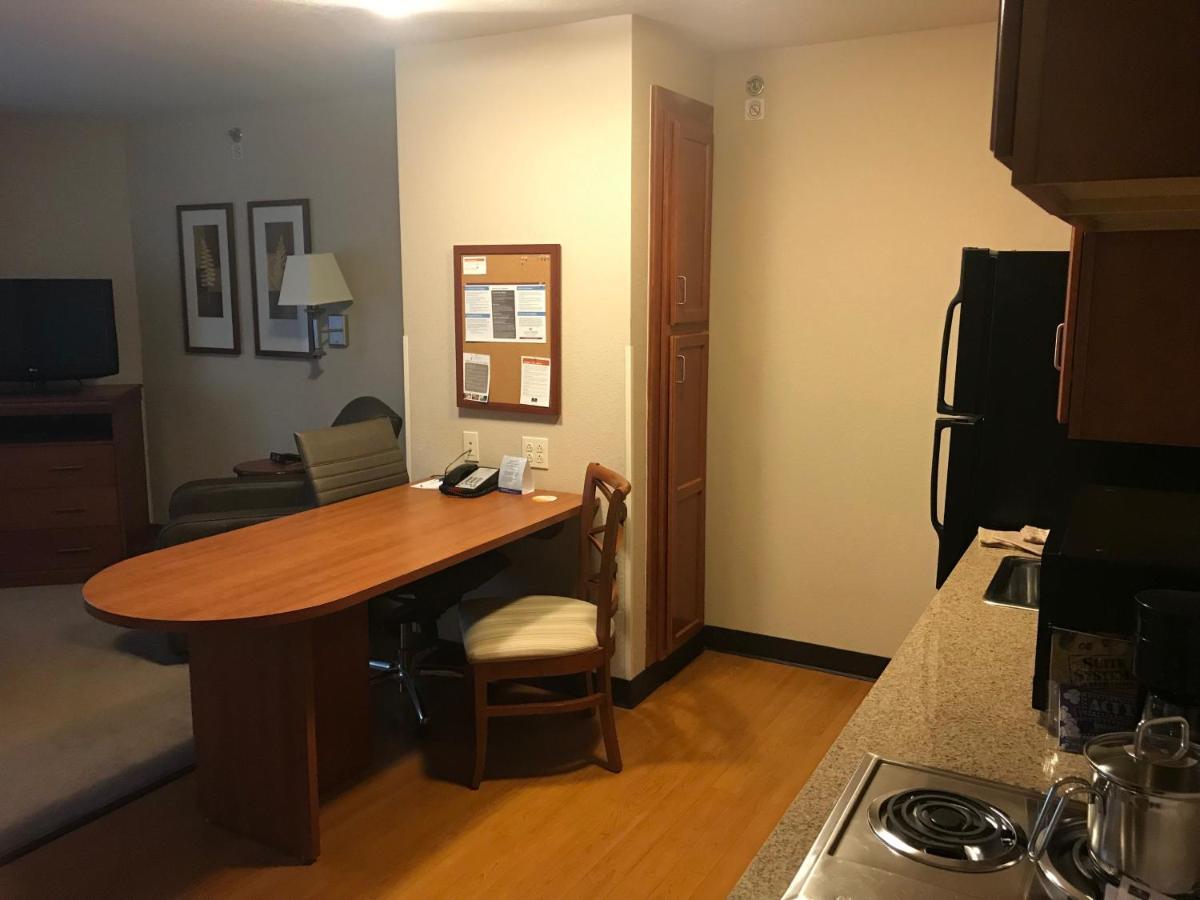 Candlewood Suites Kansas City Airport מראה חיצוני תמונה